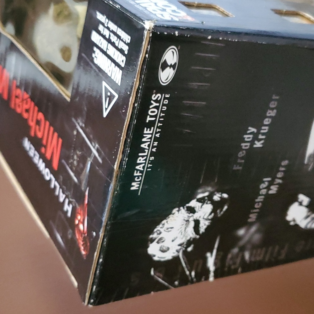 McFarlane Toys Maniacs 18-inch Halloween Michael Myers Vintage Figurine, NIB - Picture 13 of 17